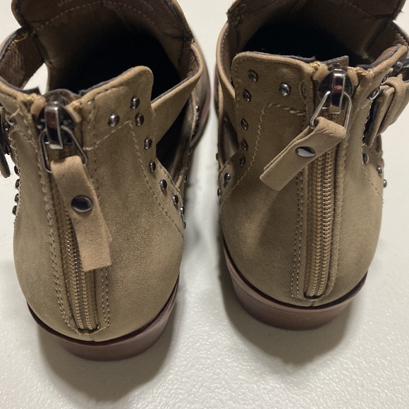Seven7 Mr Stokley boots like new condition  tan with embellishments - Picture 5 of 8
